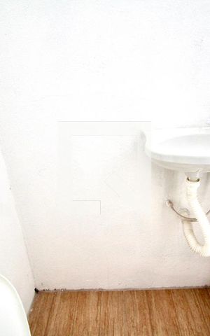 Studio para alugar com 50m², 0 quarto e sem vaga Studio para alugar com 50m², 0 quarto e sem vagaBanheiro