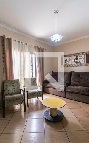 Casa à venda com 135m², 3 quartos e 4 vagas Casa à venda com 135m², 3 quartos e 4 vagasSala