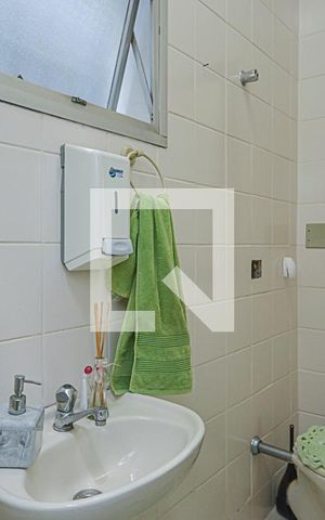 Casa à venda com 200m², 2 quartos e 2 vagasBanheiro de serviço