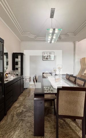 Casa à venda com 539m², 4 quartos e 5 vagasSala