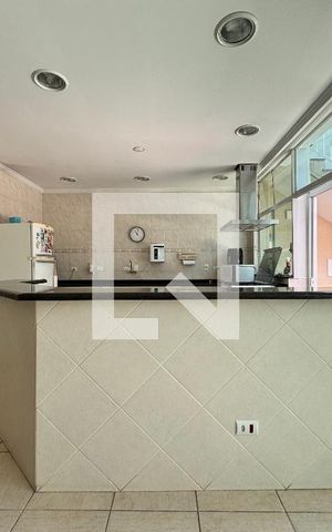 Casa à venda com 539m², 4 quartos e 5 vagasCozinha salão de festas 