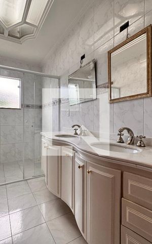 Casa à venda com 539m², 4 quartos e 5 vagasBanheiro suíte master 