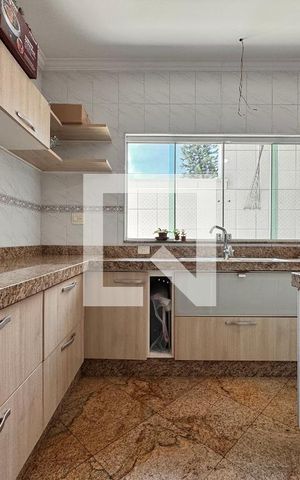Casa à venda com 539m², 4 quartos e 5 vagasCozinha 