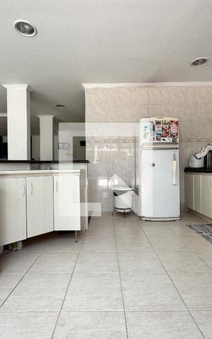 Casa à venda com 539m², 4 quartos e 5 vagasCozinha salão de festas 