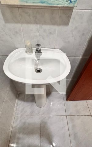 Casa à venda com 539m², 4 quartos e 5 vagasBanheiro salão de festas 1