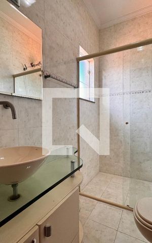 Casa à venda com 539m², 4 quartos e 5 vagasBanheiro suíte 2