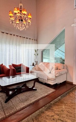 Casa à venda com 539m², 4 quartos e 5 vagasSala