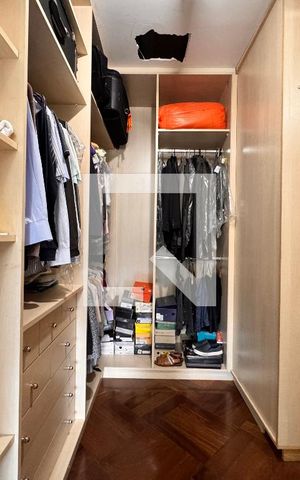Casa à venda com 539m², 4 quartos e 5 vagasCloset suíte master 