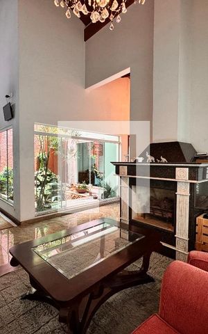 Casa à venda com 539m², 4 quartos e 5 vagasSala