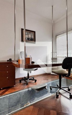 Casa à venda com 539m², 4 quartos e 5 vagasEscritório 