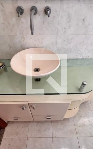 Casa à venda com 539m², 4 quartos e 5 vagasBanheiro suíte 2