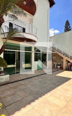Casa à venda com 539m², 4 quartos e 5 vagasQuintal 