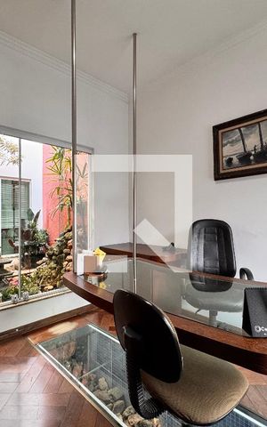 Casa à venda com 539m², 4 quartos e 5 vagasEscritório 