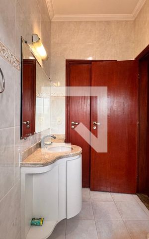 Casa à venda com 539m², 4 quartos e 5 vagasBanheiro suíte 1