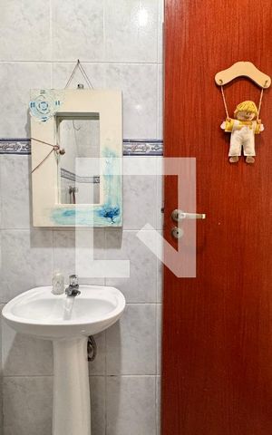 Casa à venda com 539m², 4 quartos e 5 vagasBanheiro salão de festas 1