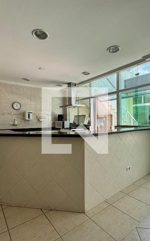 Casa à venda com 539m², 4 quartos e 5 vagasCozinha salão de festas 