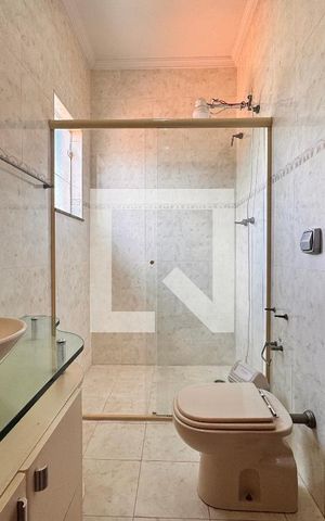 Casa à venda com 539m², 4 quartos e 5 vagasBanheiro suíte 2