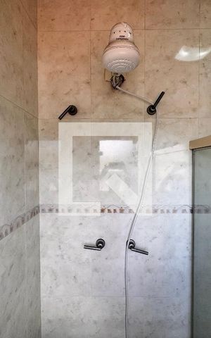 Casa à venda com 539m², 4 quartos e 5 vagasBanheiro suíte 2