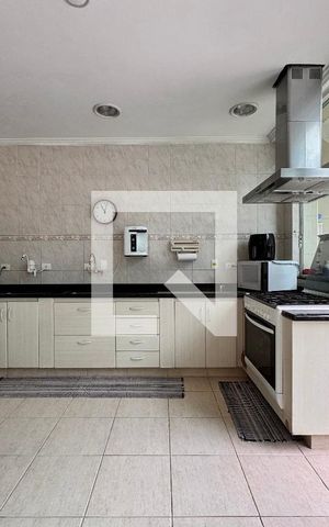 Casa à venda com 539m², 4 quartos e 5 vagasCozinha salão de festas 