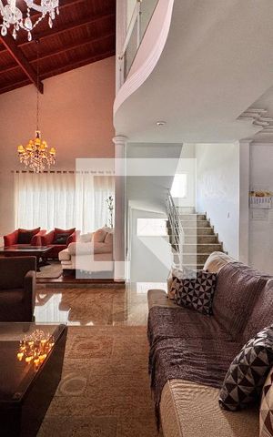 Casa à venda com 539m², 4 quartos e 5 vagasSala