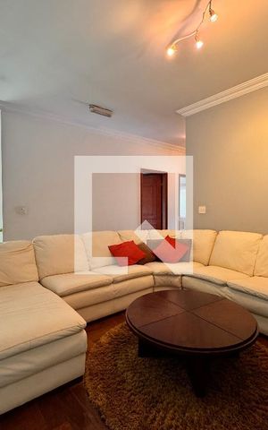 Casa à venda com 539m², 4 quartos e 5 vagasSala de TV