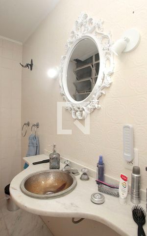Apartamento à venda com 232m², 4 quartos e 1 vagaBanheiro 2