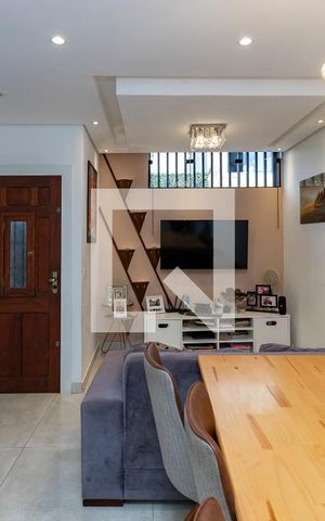 Casa à venda com 130m², 2 quartos e 1 vaga Casa à venda com 130m², 2 quartos e 1 vagaSala