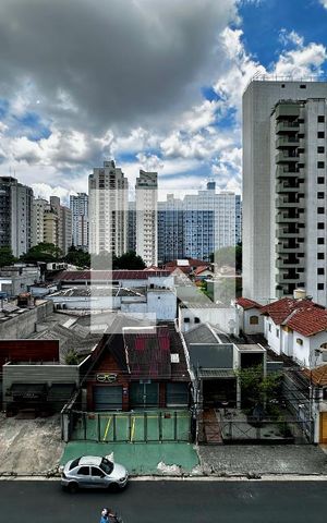 Apartamento à venda com 211m², 3 quartos e 3 vagas Apartamento à venda com 211m², 3 quartos e 3 vagasVista