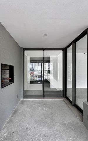 Apartamento à venda com 211m², 3 quartos e 3 vagas Apartamento à venda com 211m², 3 quartos e 3 vagasVaranda