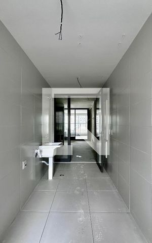 Apartamento à venda com 211m², 3 quartos e 3 vagas Apartamento à venda com 211m², 3 quartos e 3 vagasÁrea de Serviço