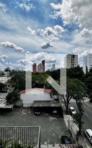 Apartamento à venda com 211m², 3 quartos e 3 vagas Apartamento à venda com 211m², 3 quartos e 3 vagasVista