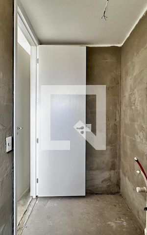 Apartamento à venda com 211m², 3 quartos e 3 vagas Apartamento à venda com 211m², 3 quartos e 3 vagasBanheiro Suíte 2