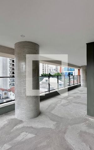 Apartamento à venda com 211m², 3 quartos e 3 vagas Apartamento à venda com 211m², 3 quartos e 3 vagasVaranda
