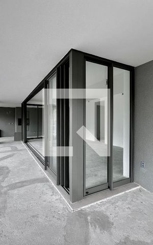 Apartamento à venda com 211m², 3 quartos e 3 vagas Apartamento à venda com 211m², 3 quartos e 3 vagasVaranda