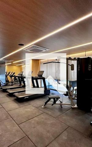 Apartamento à venda com 211m², 3 quartos e 3 vagas Apartamento à venda com 211m², 3 quartos e 3 vagasAcademia