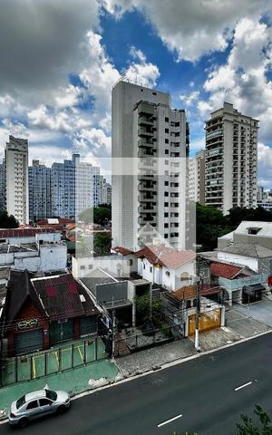Apartamento à venda com 211m², 3 quartos e 3 vagas Apartamento à venda com 211m², 3 quartos e 3 vagasVista