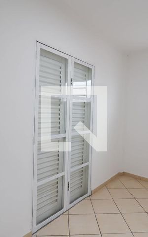 Casa à venda com 215m², 4 quartos e 4 vagas Casa à venda com 215m², 4 quartos e 4 vagasQuarto 3