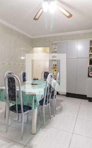 Casa à venda com 380m², 3 quartos e 5 vagas Casa à venda com 380m², 3 quartos e 5 vagasCozinha