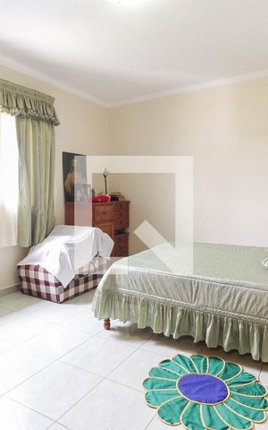 Casa à venda com 380m², 3 quartos e 5 vagas Casa à venda com 380m², 3 quartos e 5 vagasQuarto 3