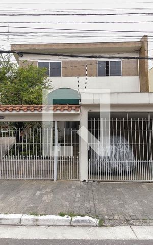 Casa à venda com 380m², 3 quartos e 5 vagas Casa à venda com 380m², 3 quartos e 5 vagasFachada da casa