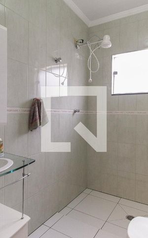 Casa à venda com 380m², 3 quartos e 5 vagas Casa à venda com 380m², 3 quartos e 5 vagasBanheiro 1