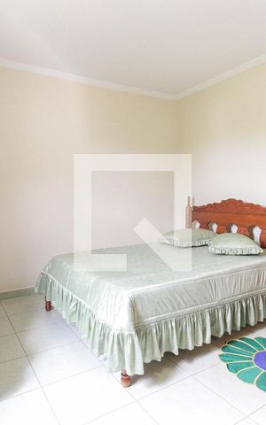 Casa à venda com 380m², 3 quartos e 5 vagas Casa à venda com 380m², 3 quartos e 5 vagasQuarto 3