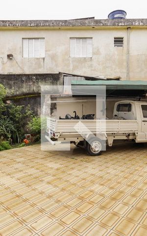 Casa à venda com 380m², 3 quartos e 5 vagas Casa à venda com 380m², 3 quartos e 5 vagasQuintal - Garagem