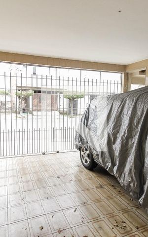 Casa à venda com 380m², 3 quartos e 5 vagas Casa à venda com 380m², 3 quartos e 5 vagasGaragem