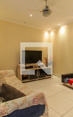 Casa à venda com 380m², 3 quartos e 5 vagas Casa à venda com 380m², 3 quartos e 5 vagasSala