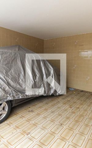 Casa à venda com 380m², 3 quartos e 5 vagas Casa à venda com 380m², 3 quartos e 5 vagasGaragem