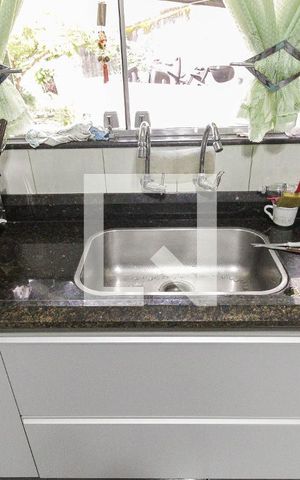Casa à venda com 380m², 3 quartos e 5 vagas Casa à venda com 380m², 3 quartos e 5 vagasCozinha