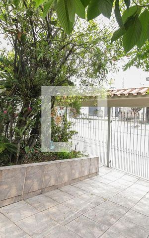 Casa à venda com 380m², 3 quartos e 5 vagas Casa à venda com 380m², 3 quartos e 5 vagasGaragem