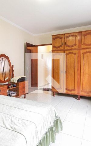 Casa à venda com 380m², 3 quartos e 5 vagas Casa à venda com 380m², 3 quartos e 5 vagasQuarto 3