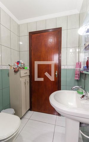 Casa à venda com 380m², 3 quartos e 5 vagas Casa à venda com 380m², 3 quartos e 5 vagasBanheiro 2